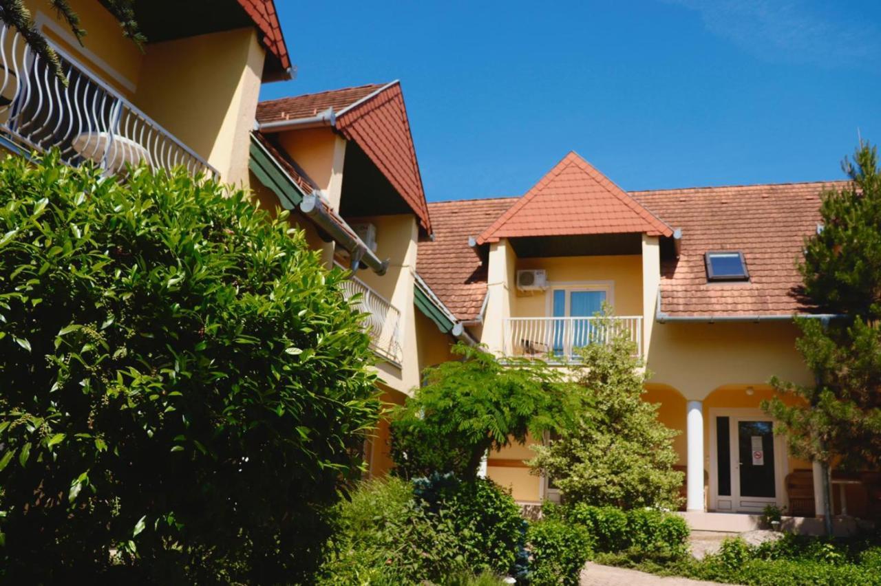Wagner Panzio Hotel Cserszegtomaj Exterior photo
